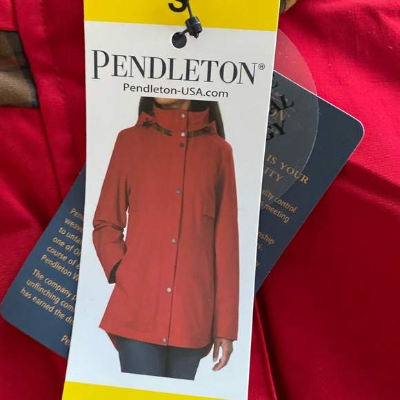 Pendleton Women’s Insulated Hooded Waterproof Raincoat Red NWOT - Picture 5 of 6